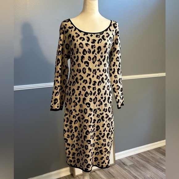 Velvet by Graham & Spencer Womens Animal Print Bodycon Sweater Dress Size Medium - Picture 2 of 6